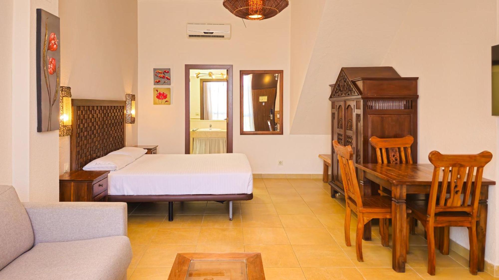 Zahara Sol Villas Y Apartamentos By Qhotels Zahara de los Atunes Εξωτερικό φωτογραφία