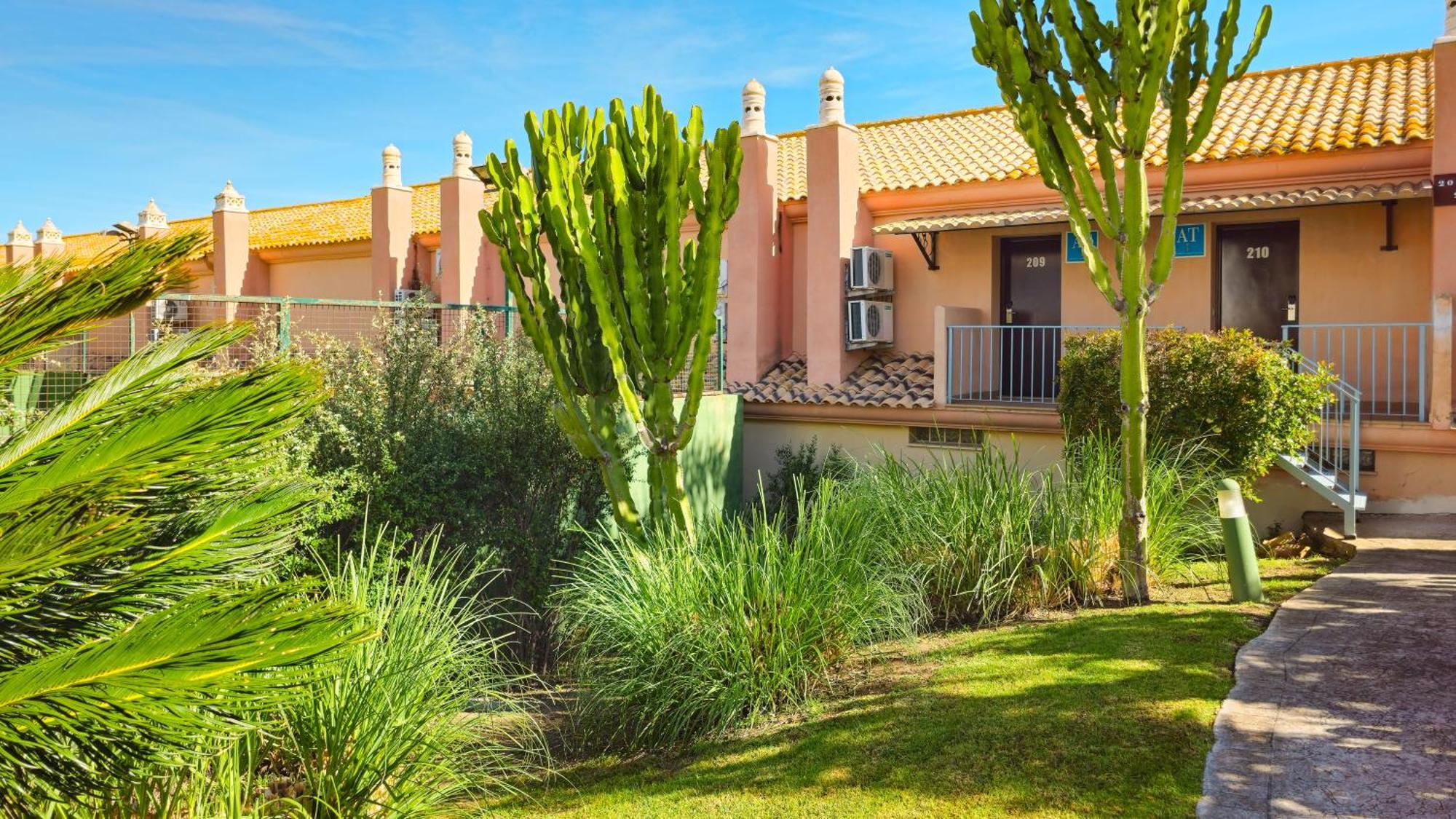 Zahara Sol Villas Y Apartamentos By Qhotels Zahara de los Atunes Εξωτερικό φωτογραφία